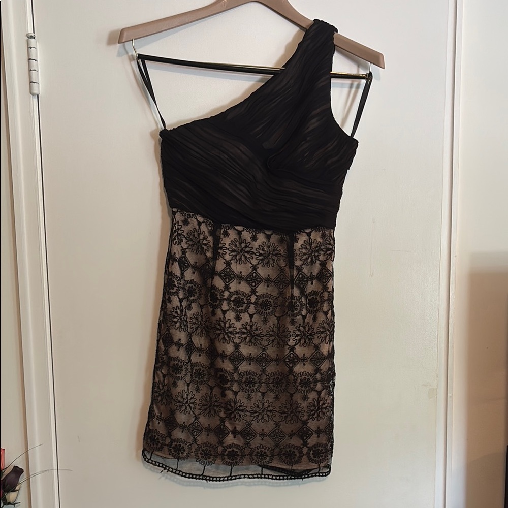 Dejavu Black Lace One-Shoulder Dress